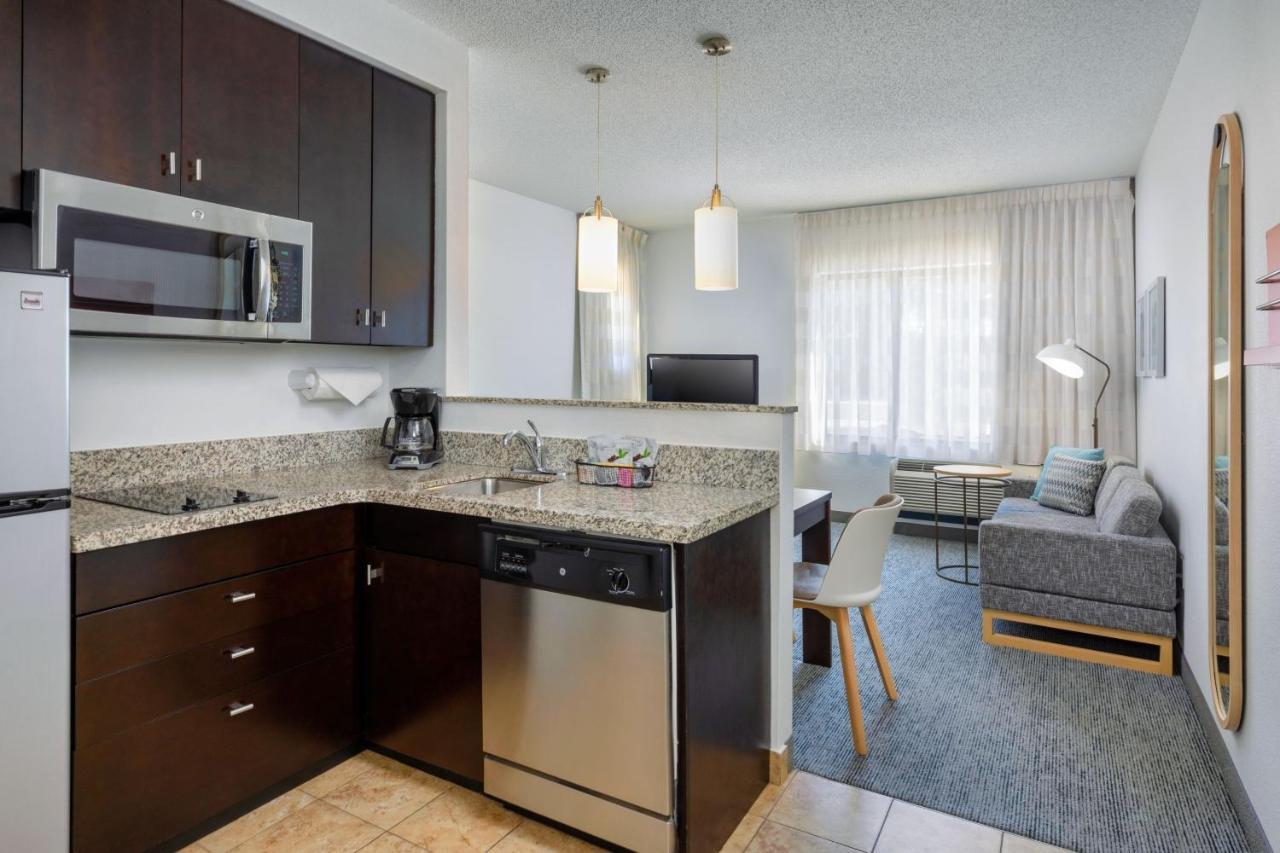 Towneplace Suites By Marriott Йорк Экстерьер фото
